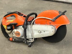 lot 11 image: Stihl TS-420 Concrete Saw