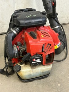 lot 16 image: Redmax EBZ-7500 Backpack Blower