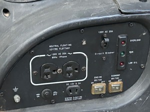lot 18 image: Coleman 2000Watt Generator