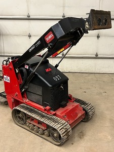 lot 2 image: Toro Dingo TX525 Wide-Track