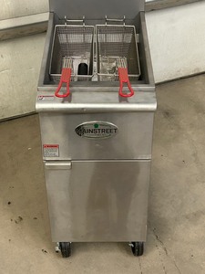 lot 8 image: Mainstreet Dual-Basket Fryer