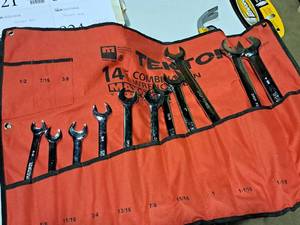lot 819 image: Michigan Industrial Tools Tekton Combination Wrench Set 11-piece
