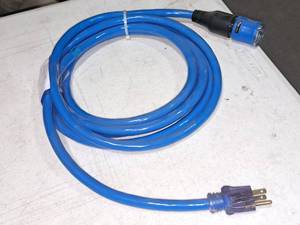 lot 840 image: Century Locking End Extension Cord 25x10-GA