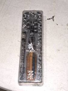 lot 858 image: Boxer Screwdriver Set 33-piece