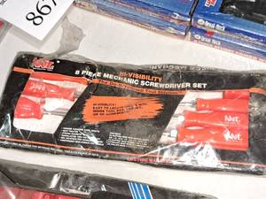 lot 874 image: Michigan Industrial Tools Hi-Visibility Mechanic Screwdriver Set 8-piece (in original packaging)