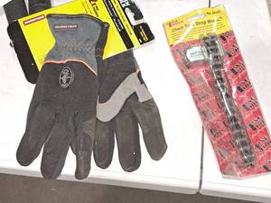 lot 875 image: Hand Tools - Klein Tools Journeyman Pro Utility Gloves Size Extra Large, T&E Tools Chain Type Strap Wrench 58 to 5