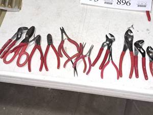 lot 889 image: Lot of (14) Hand Tools - Snips, Pliers, Slip Joint Pliers, Needlenose Pliers, Wire Cutters