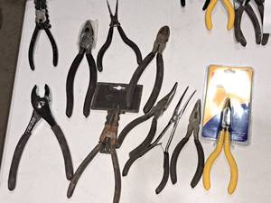 lot 894 image: Lot of (10) Hand Tools - Pliers, Wire Cutters,