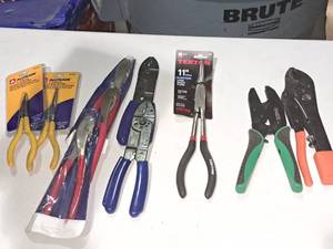 lot 898 image: Lot of (10) Hand Tools - Tekton 11 Long Reach Pliers, Mize Wire Cutters, Locking Pliers, Wire StripperCutter, Long Nose Pliers
