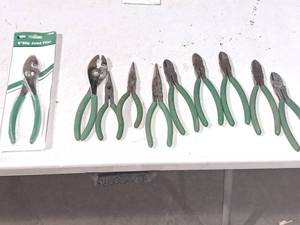 lot 902 image: Lot of (10) Hand Tools - Slip Joint Pliers, Needlenose Pliers, Wire Cutters