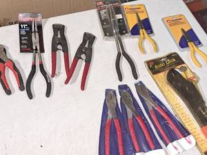lot 904 image: Lot of (11) Hand Tools - Long Reach Pliers, Wire Cutters, Extra Long Pliers, Needlenose Pliers, Auto Lock Pliers, Pliers