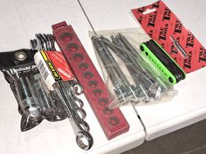 lot 947 image: Lot of (6) Hand Tools (in original packaging) - Bench Top Combination Wrench Set 5-pc, Ball Hex Key Socket Set 6-pc, Hex Key Set, T-E Tools Screw Extractor, Herbrand Socket Set