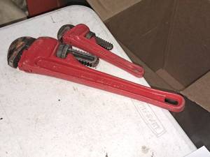 lot 949 image: Lot of (2) Pipe Wrenches - 8 and 14