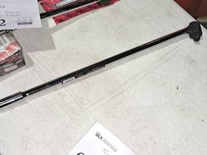 lot 950 image: Michigan Industrial Tools Tekton 23 12 Drive Breaker Bar 15356