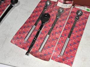 lot 952 image: Lot of (4) Ratchets