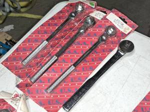 lot 953 image: Lot of (4) Ratchets