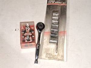 lot 967 image: 14 Drive Mechanics Ratchet, 10-pc Socket Torques Kit, 8-pc 38 Drive Socket Set