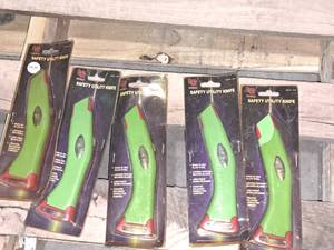 lot 977 image: Lot of (5) BR Tools Safety Utility Knives (in original packaging)