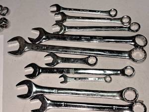 lot 989 image: Lot of (10) Metric Combination Wrenches