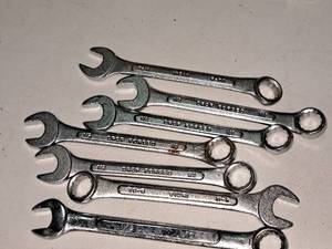 lot 994 image: Lot of (7) 12 SAE Combination Wrenches
