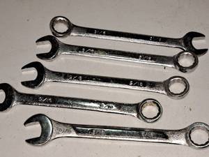 lot 993 image: Lot of (5) 916 SAE Combination Wrenches