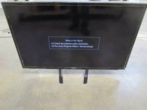 lot 817 image: Samsung 40 in Smart TV