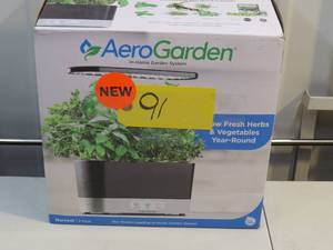 lot 91 image: Aero Garden in Home Garden Sysyem