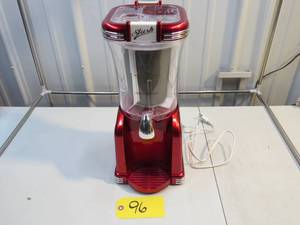 lot 96 image: Nostalgia Retro Slush Drink Maker