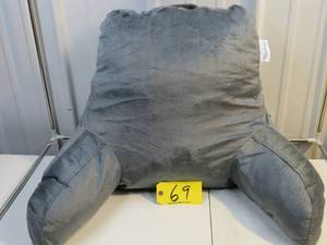 lot 69 image: Comfortspa Reading Pillow Gray