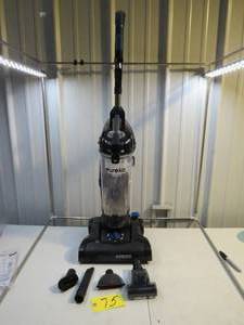 lot 75 image: Eureka Powerspeed Vaccum Cracked Container