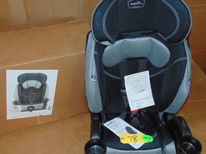 lot 78 image: Evenflo Chase Harnessed Booster Seat