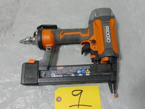 lot 9 image: RIDGID Pneumatic 18-Gauge 1-12 in. Finish Stapler, r150ffns3