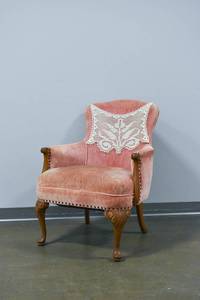lot 109 image: Vintage Pink Velvet Upholstered Chair