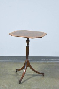 lot 118 image: Vintage Octagonal Wood Side Table