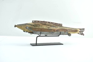 lot 61 image: Rustic Fish Decoy Sculpture