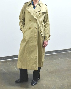lot 207 image: Burberry Trench Coat w Removable Wool Liner