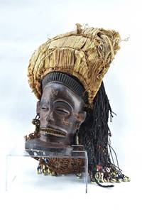 lot 253 image: African Chokwe Style Chihongo Mask