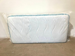 LINENSPA 12 Inch Gel Memory Foam Ultra Plush Queen Sized Hybrid Mattress