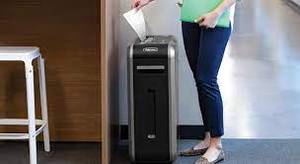 lot 10 image: Fellowes Powershred 125Ci 20-Sheet Crosscut Shredder