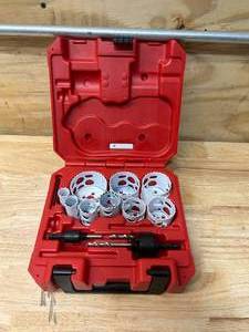 lot 62 image: MILWAUKEE Hole Dozer Set