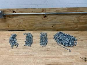 lot 70 image: Lot of Chain