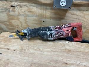 lot 20 image: MILWAUKEE 12 Amp 1-18 in. Stroke SAWZALL Reciprocating Saw with Case