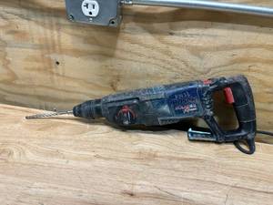 lot 16 image: BOSCH Bulldog Xtreme 8 Amp 1 in. Corded Variable Speed SDS-Plus ConcreteMasonry Rotary Hammer Drill with Carrying Case