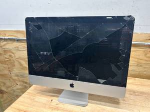 lot 118 image: APPLE iMAC Computer