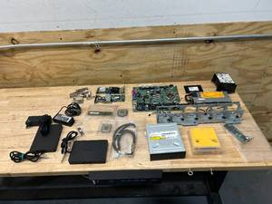 lot 119 image: Lot of Miscellaneous Computer Parts