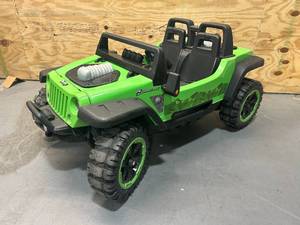 lot 87 image: FISHER PRICE Power Wheels JEEP Green Hurricane FDG13-9963