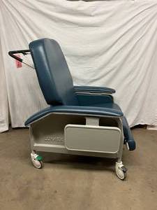WOW MSRP $2800&nbspLumex Deluxe Clinical Extra Comfort Care Recliner Resident Patient Bariatric Recovery Geri Chair With Shock &amp Dialysis&nbspPositions &amp Extra Wide Seat 24 450Lb. Capacity- Flip Up Double Sided Trays -Excellent Condition