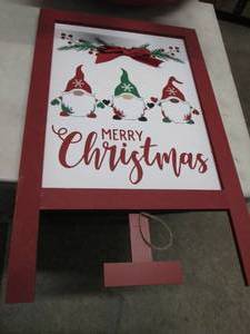lot 7 image: Gnome Easel Sign...