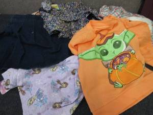 lot 45 image: Lot of Assorted Girls NWT Clothes S...