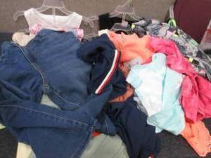 lot 50 image: Lot of Assorted Girls NWT Clothes S...